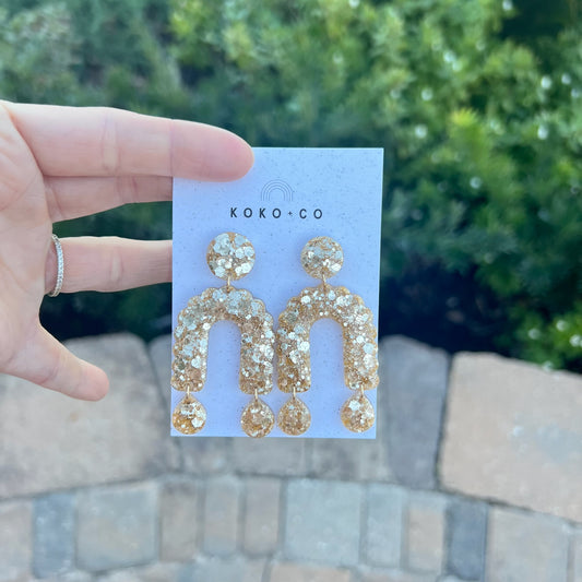 Scallop Arch Earrings in Luxury Gold